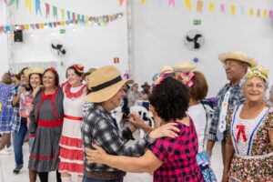 Centro de Convivência do Idoso de Guararema tem festa junina